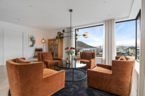Luxury Apartment Downtown Tromsø with 2 Bedrooms and 2 Bathrooms and Parking